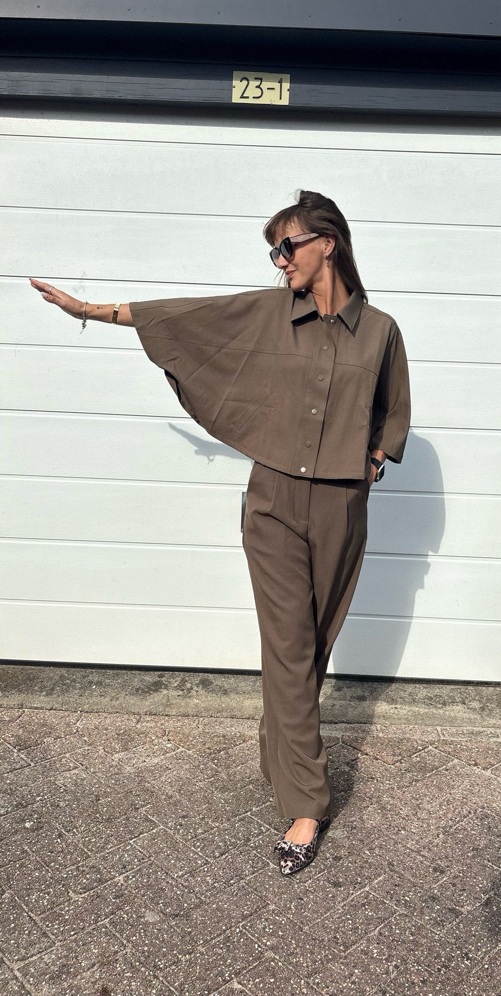 Ambika - Bruin Oversized Cape Jas