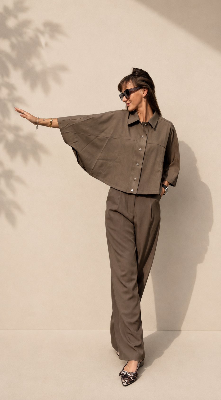 Ambika - Bruin Oversized Cape Jas